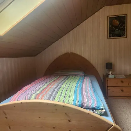Apartment Zuhause Bei Uns Im Schlafzimmer M *