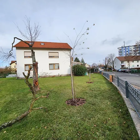 Zuhause Bei Uns Im Schlafzimmer M Apartment